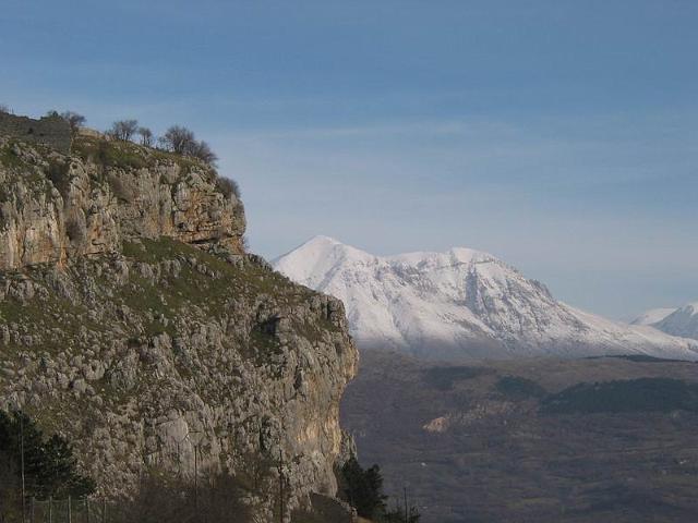 Tagliacozzo 04.JPG - Il monte Velino